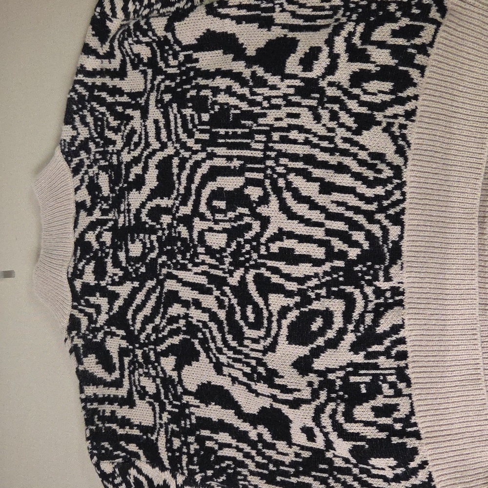 Sweet Rain Black and Cream Knit Sweater SZ MED OVERSIZED - Picture 6 of 7